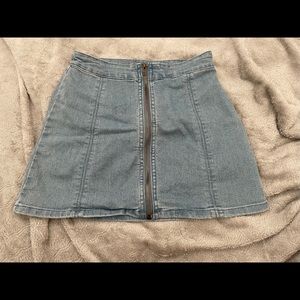 Forever 21 Zip Up Denim Skirt
